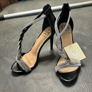 NEW size 8.5 Elegant Black and Silver High Heels